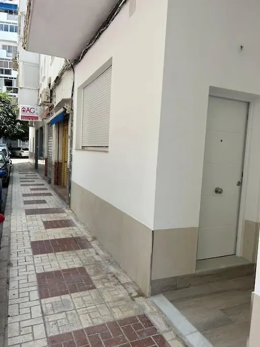 Estudio Carretera Cadiz مالقة 0*,